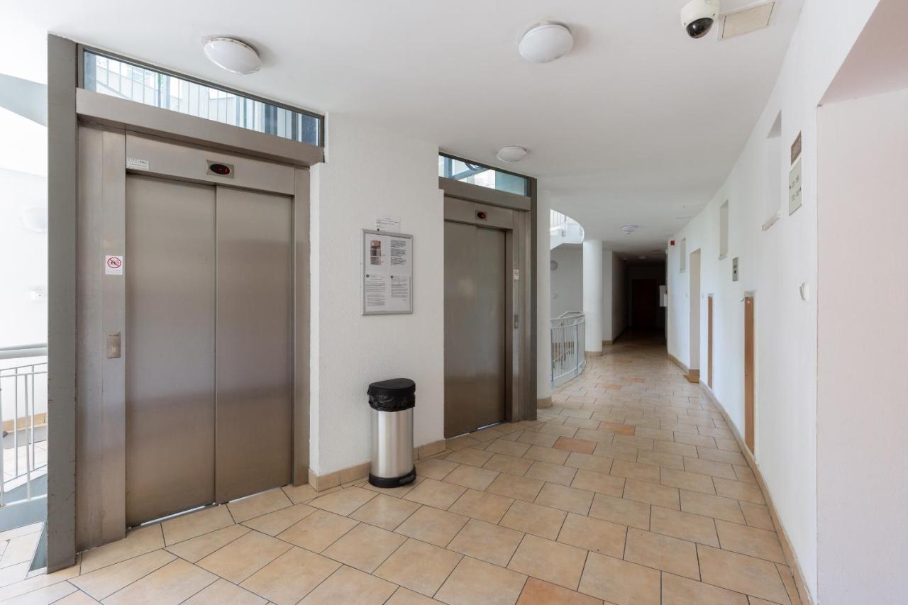 Apartament Second *